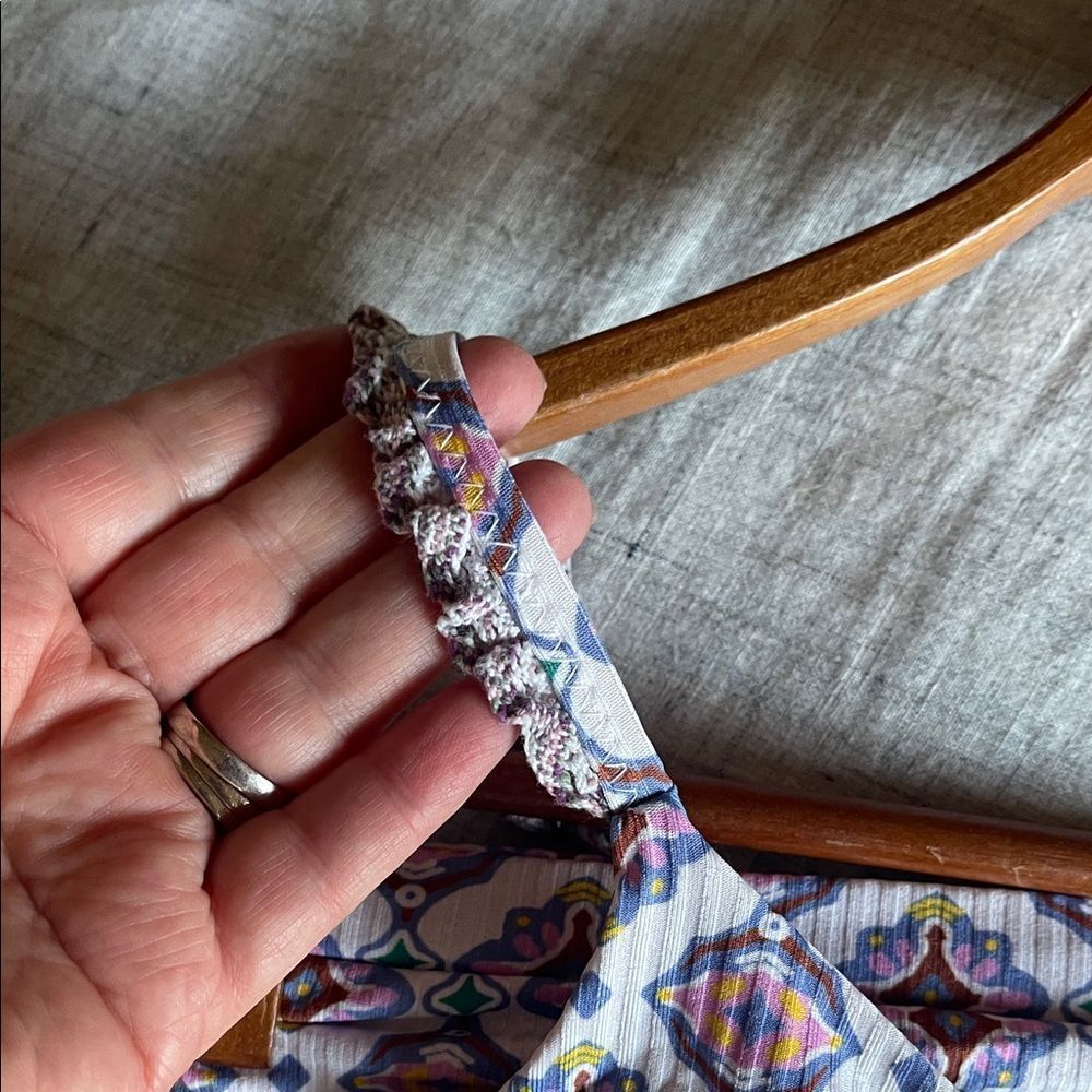 Patterned Two Piece  Swimsuit - Picture 6 of 8